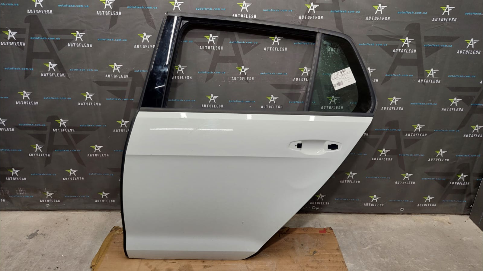 Дверь задняя левая 5G4833055AC, 5G4833055AD Volkswagen Golf VII, хетчбек, код краски: 0Q0Q бу